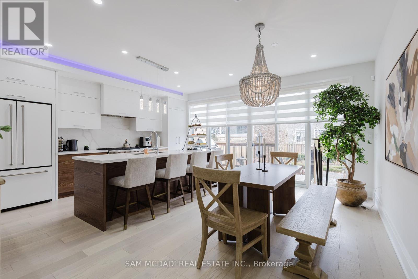 11a Maple Avenue N, Mississauga, Ontario  L5H 2R9 - Photo 6 - W12773812