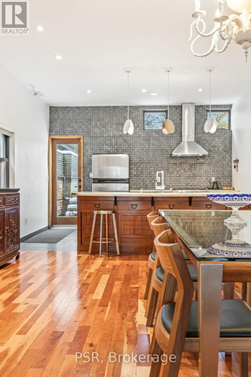 Upper - 2068 Dundas Street W, Toronto, Ontario  M6R 1W8 - Photo 34 - W12773828