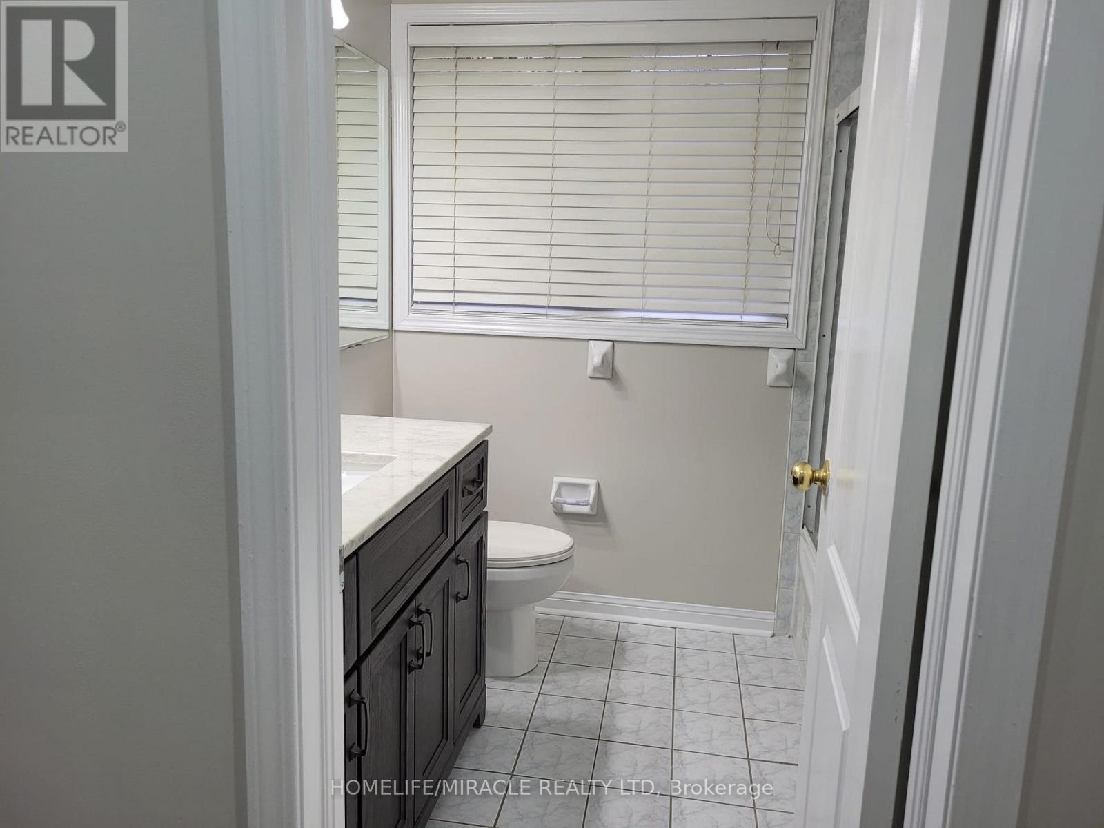 20 Bowsfield Drive, Brampton, Ontario  L6P 1A6 - Photo 21 - W12773830