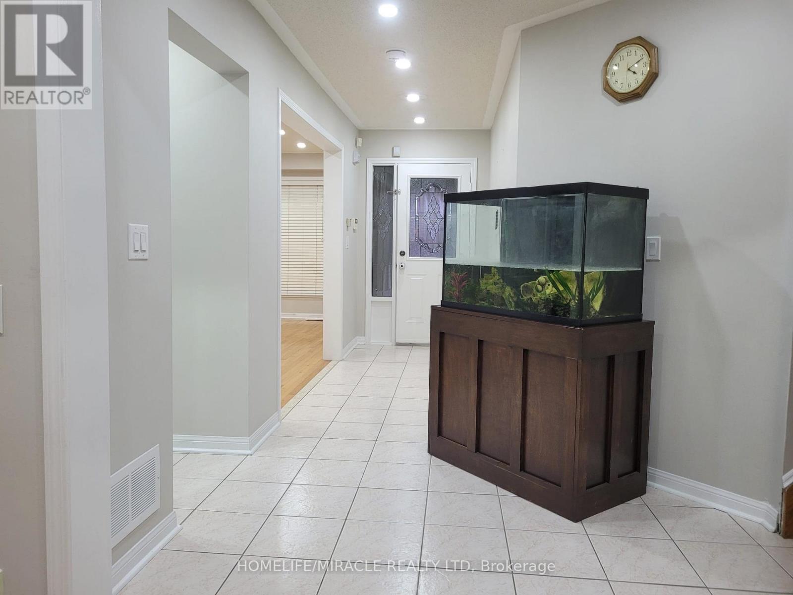 20 Bowsfield Drive, Brampton, Ontario  L6P 1A6 - Photo 7 - W12773830