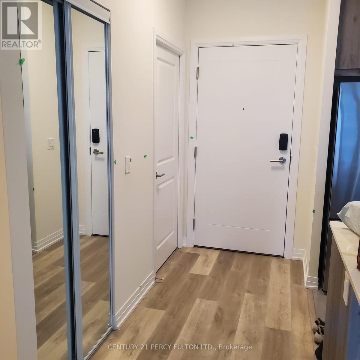 416 - 15 Watergarden Drive, Mississauga, Ontario  L5R 1B2 - Photo 9 - W12773834