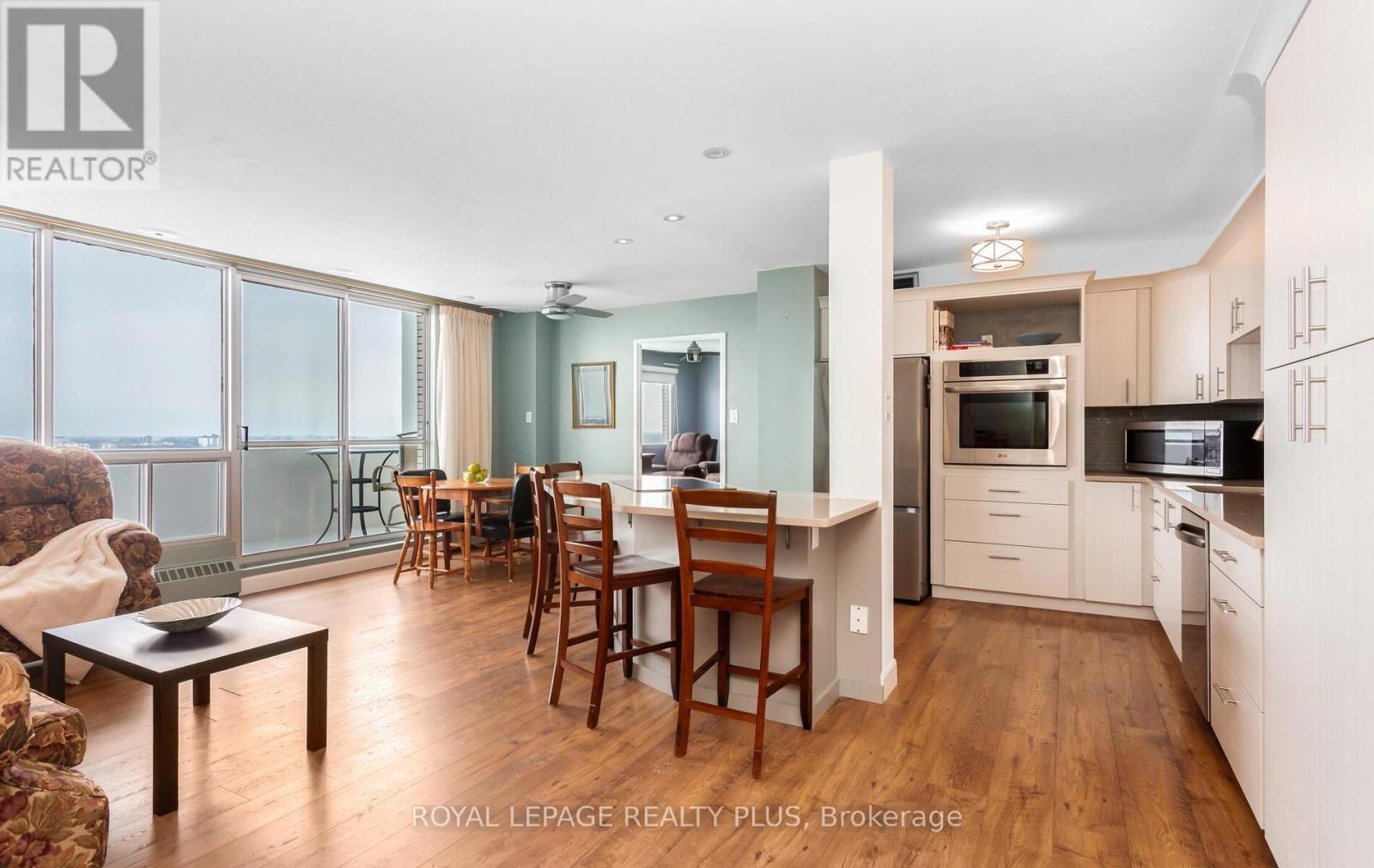 1204 - 15 Towering Heights Boulevard, St. Catharines, Ontario  L2T 3G7 - Photo 11 - X12773754