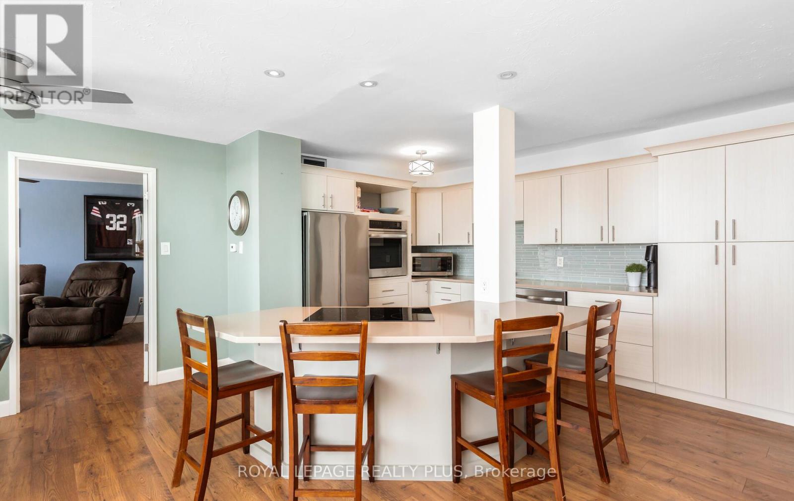 1204 - 15 Towering Heights Boulevard, St. Catharines, Ontario  L2T 3G7 - Photo 12 - X12773754