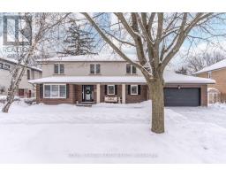7 CARL CRESCENT, Hamilton, Ontario