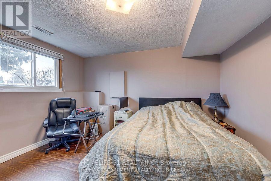 27 Gilcrest Street, Hamilton, Ontario  L9C 7G9 - Photo 11 - X12773788