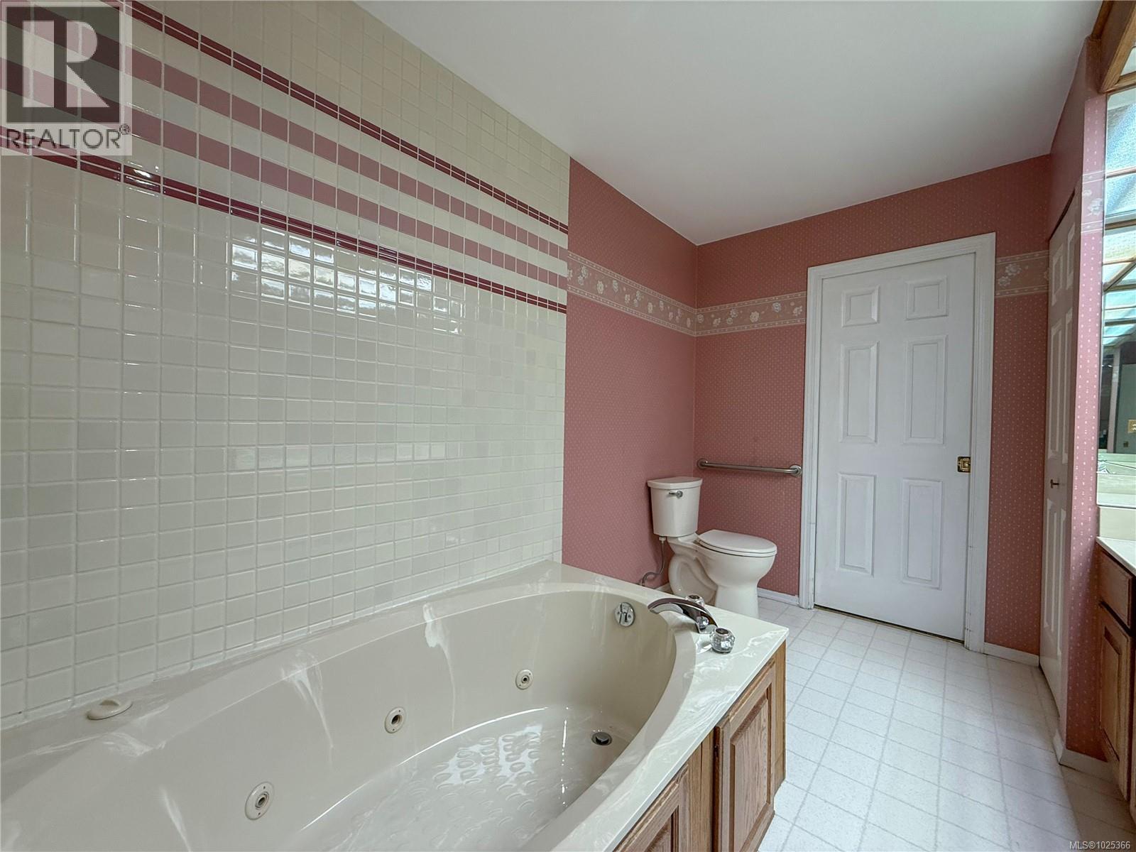 201 539 Island Hwy, Campbell River, British Columbia  V9W 2B9 - Photo 23 - 1025366