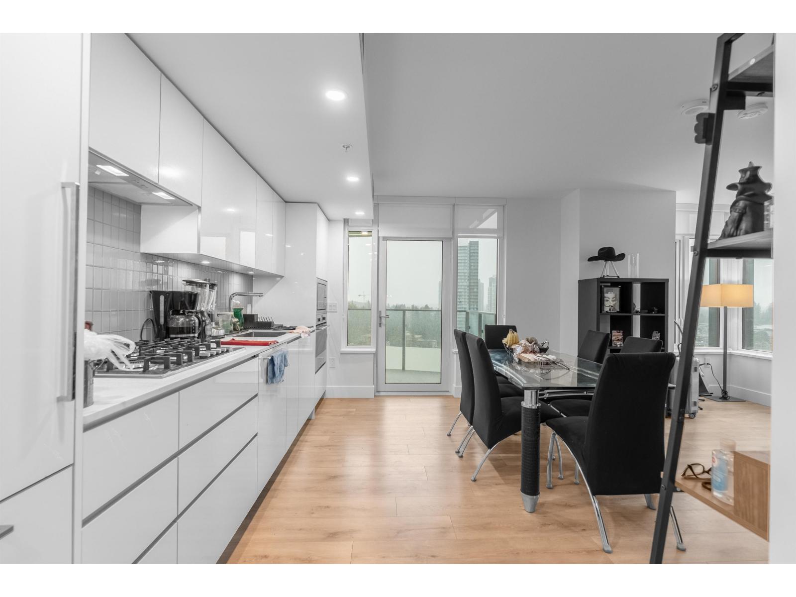 1104 10428 Whalley Boulevard, Surrey, British Columbia  V3T 0W2 - Photo 8 - R3087849