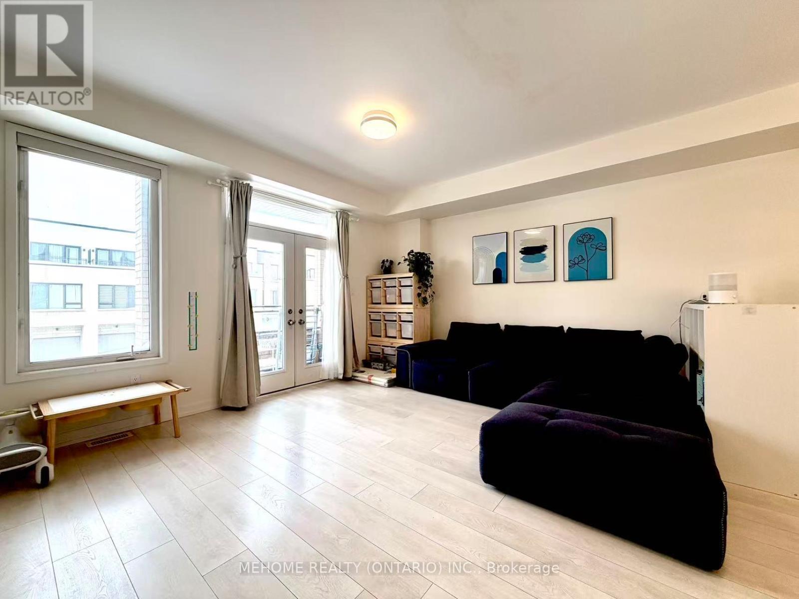 196 Huguenot Road, Oakville, Ontario  L6H 7C3 - Photo 15 - W12773786