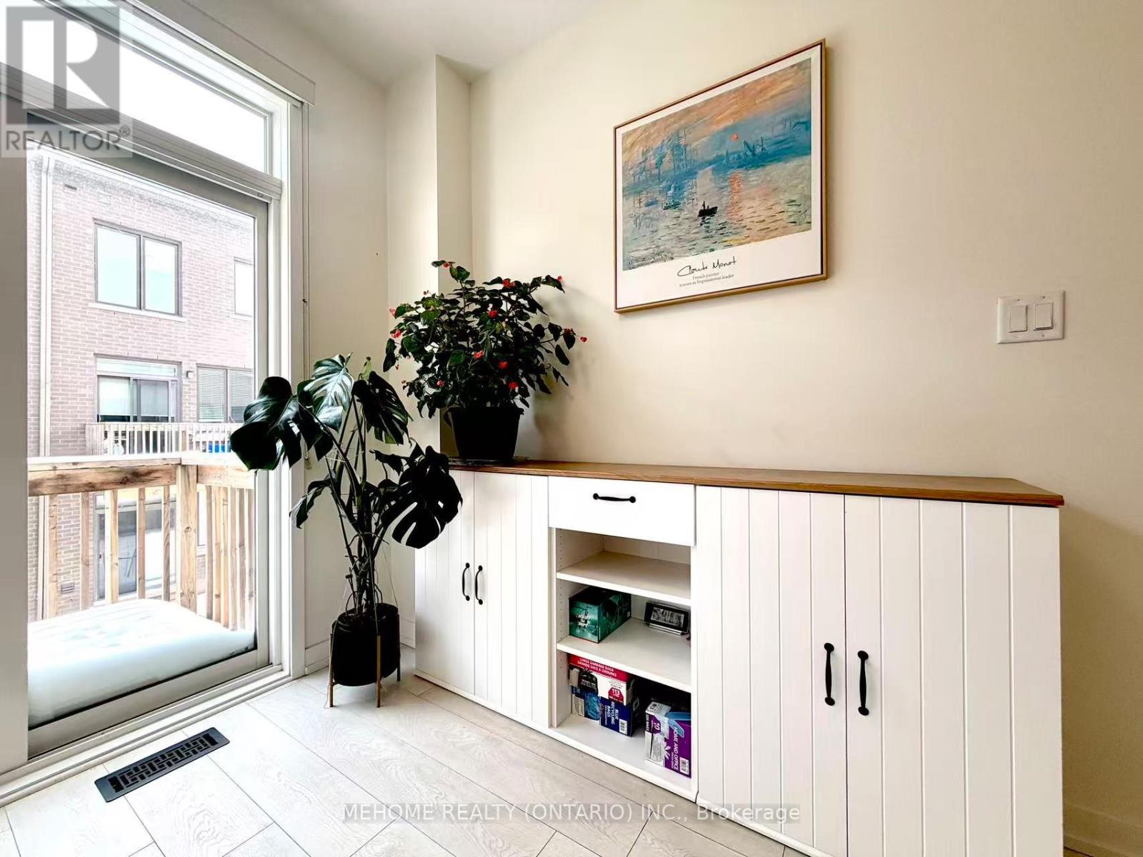 196 Huguenot Road, Oakville, Ontario  L6H 7C3 - Photo 11 - W12773786