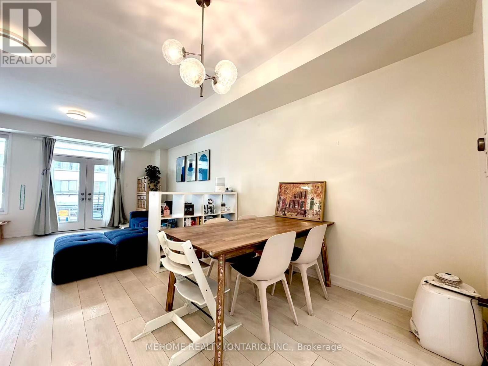 196 Huguenot Road, Oakville, Ontario  L6H 7C3 - Photo 13 - W12773786