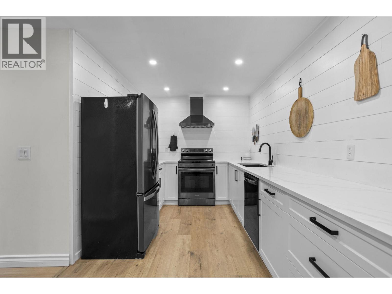 31 Deerwood Place, Port Moody, British Columbia  V3H 4X7 - Photo 12 - R3088238