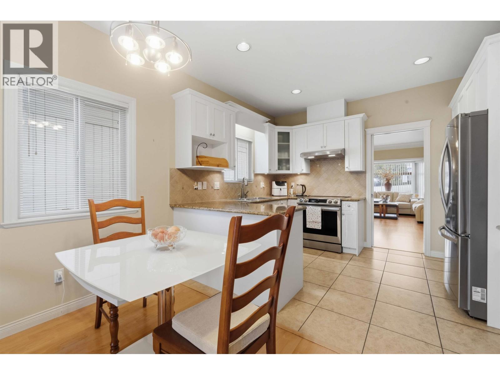 4553 Ellerton Court, Burnaby, British Columbia  V5H 1E1 - Photo 13 - R3088260