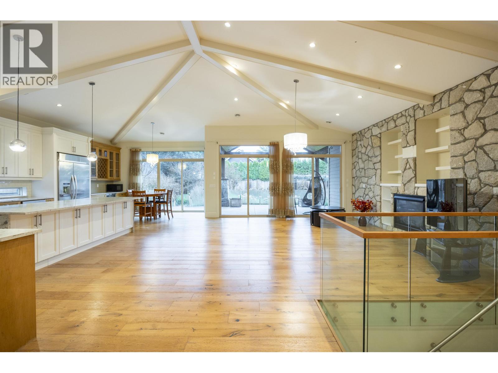 963 51a Street, Tsawwassen, British Columbia  V4M 2X9 - Photo 4 - R3088233