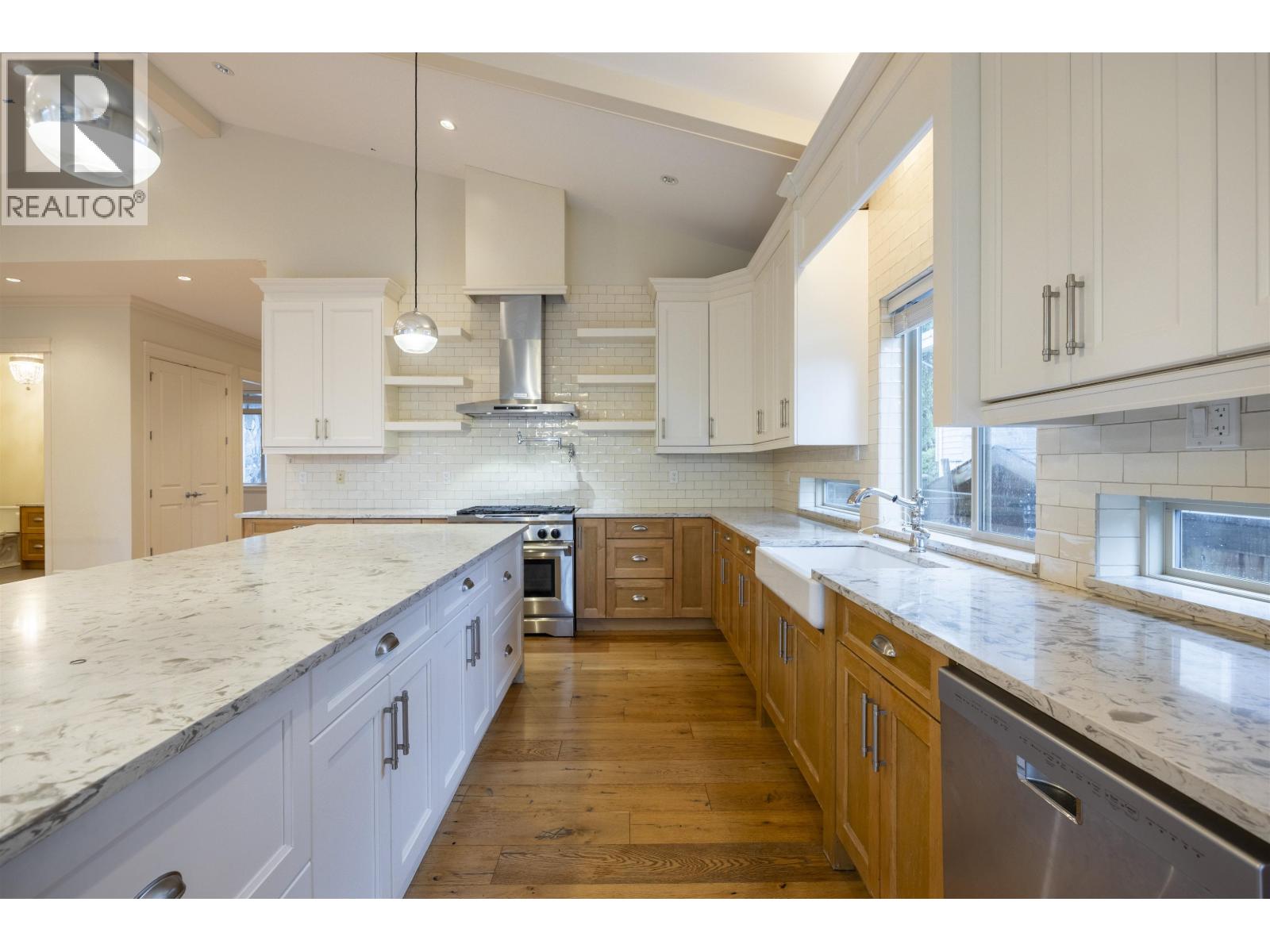 963 51a Street, Tsawwassen, British Columbia  V4M 2X9 - Photo 9 - R3088233