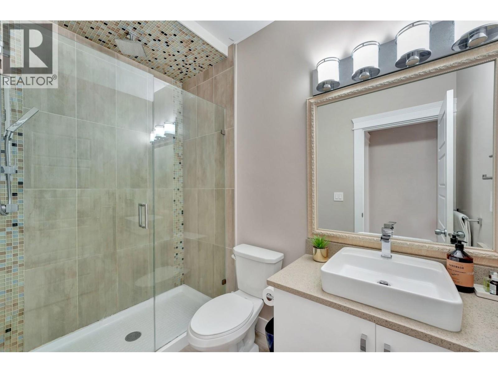 221 Campbell Street, New Westminster, British Columbia  V3M 5K8 - Photo 7 - R3088275