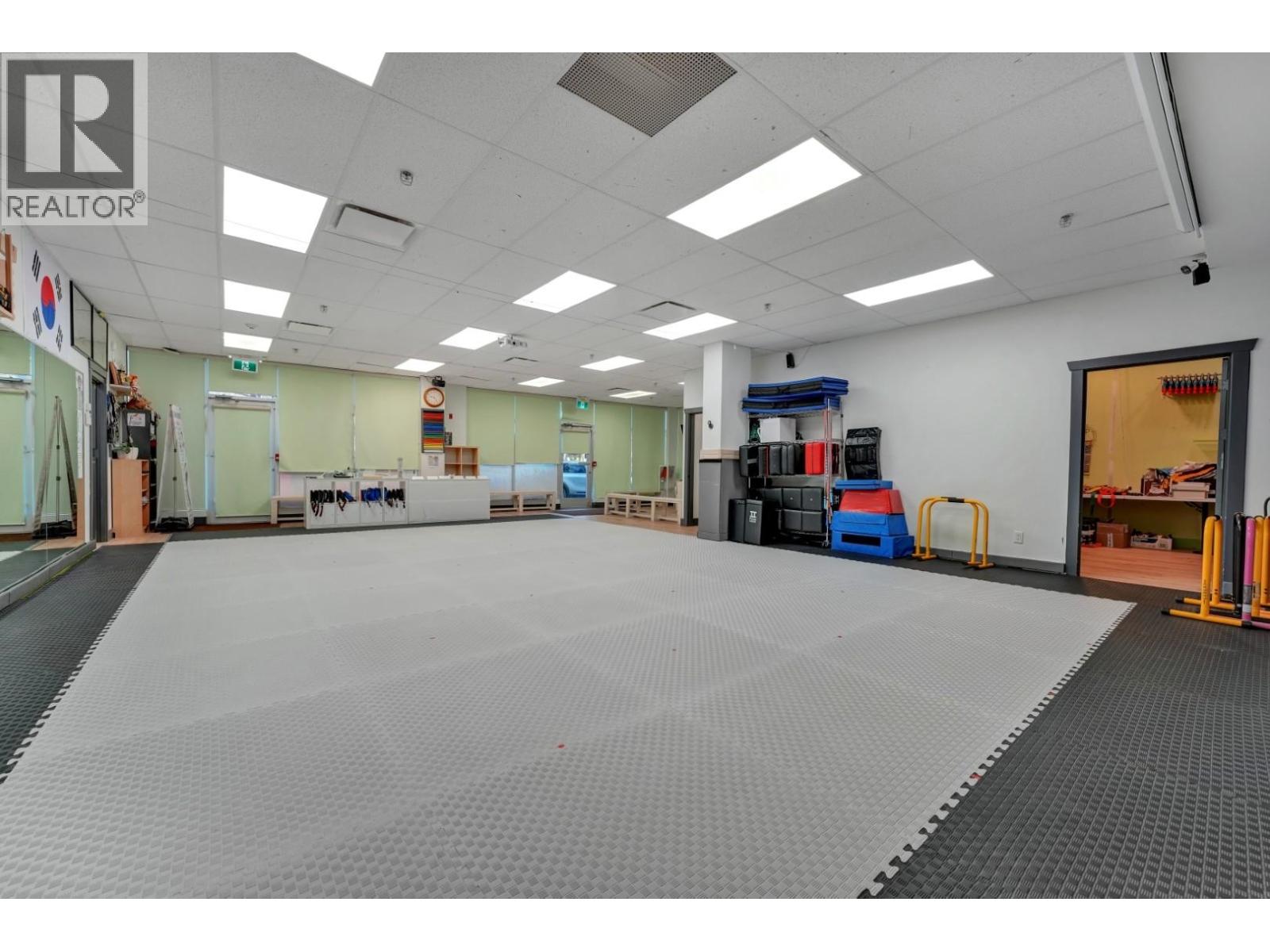 101 & 102 1209 W 16th Street, North Vancouver, British Columbia  V7P 1R5 - Photo 10 - C8076026