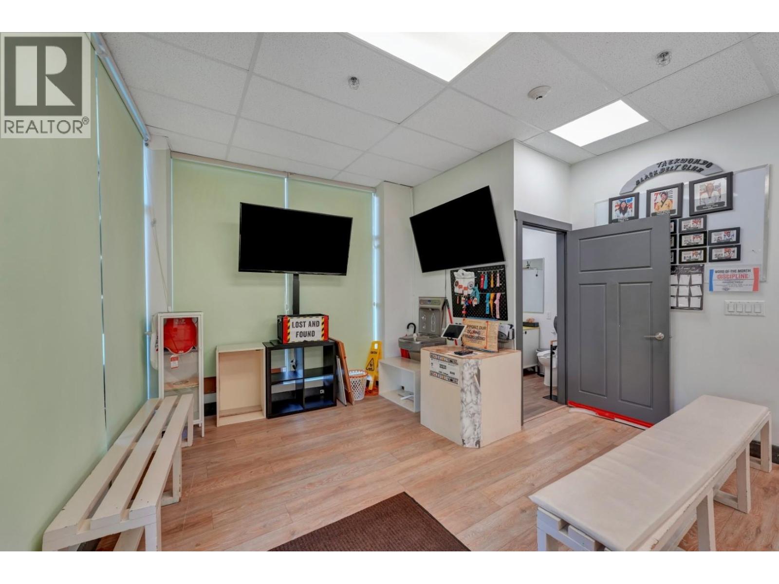 101 & 102 1209 W 16th Street, North Vancouver, British Columbia  V7P 1R5 - Photo 13 - C8076026