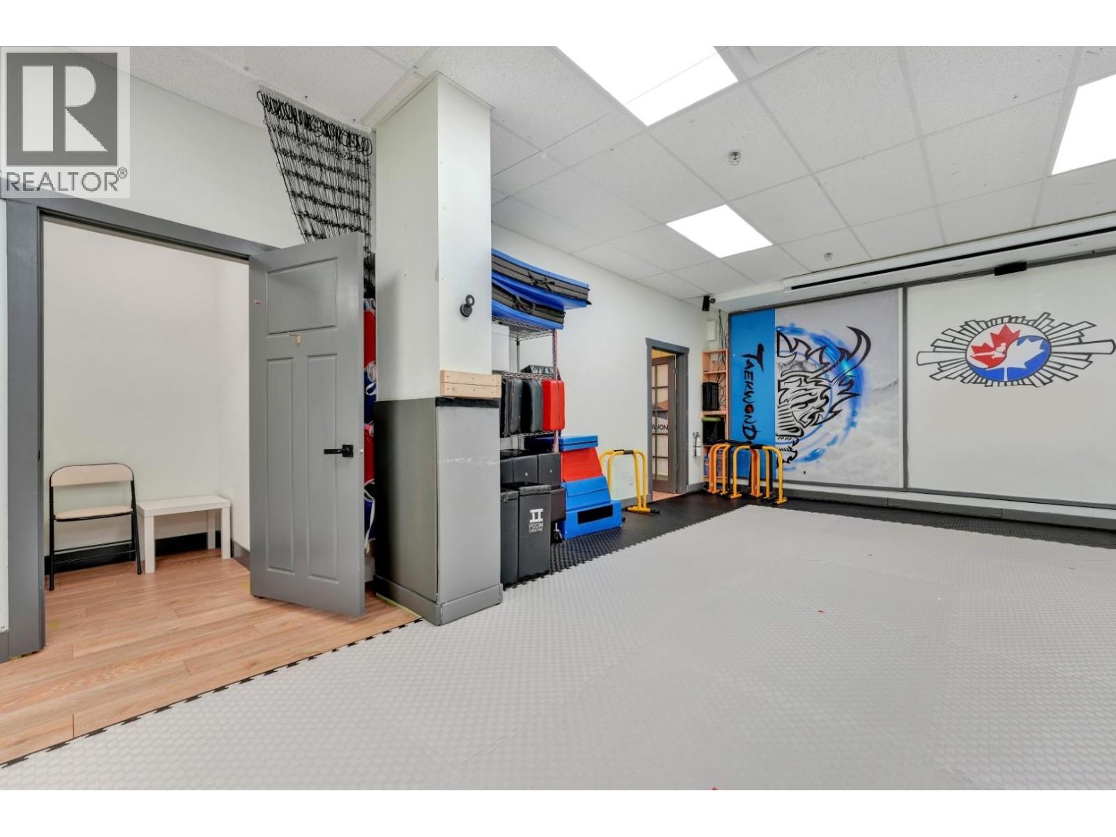 101 & 102 1209 W 16th Street, North Vancouver, British Columbia  V7P 1R5 - Photo 8 - C8076026