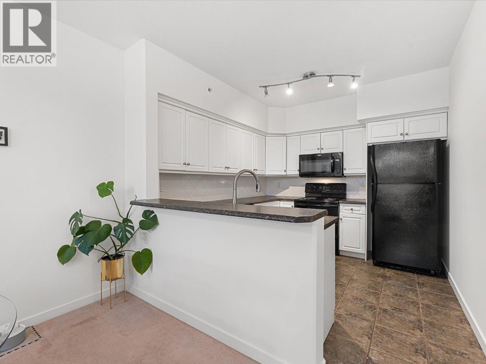 688 Lequime Road Unit# 404 Kelowna Photo 5