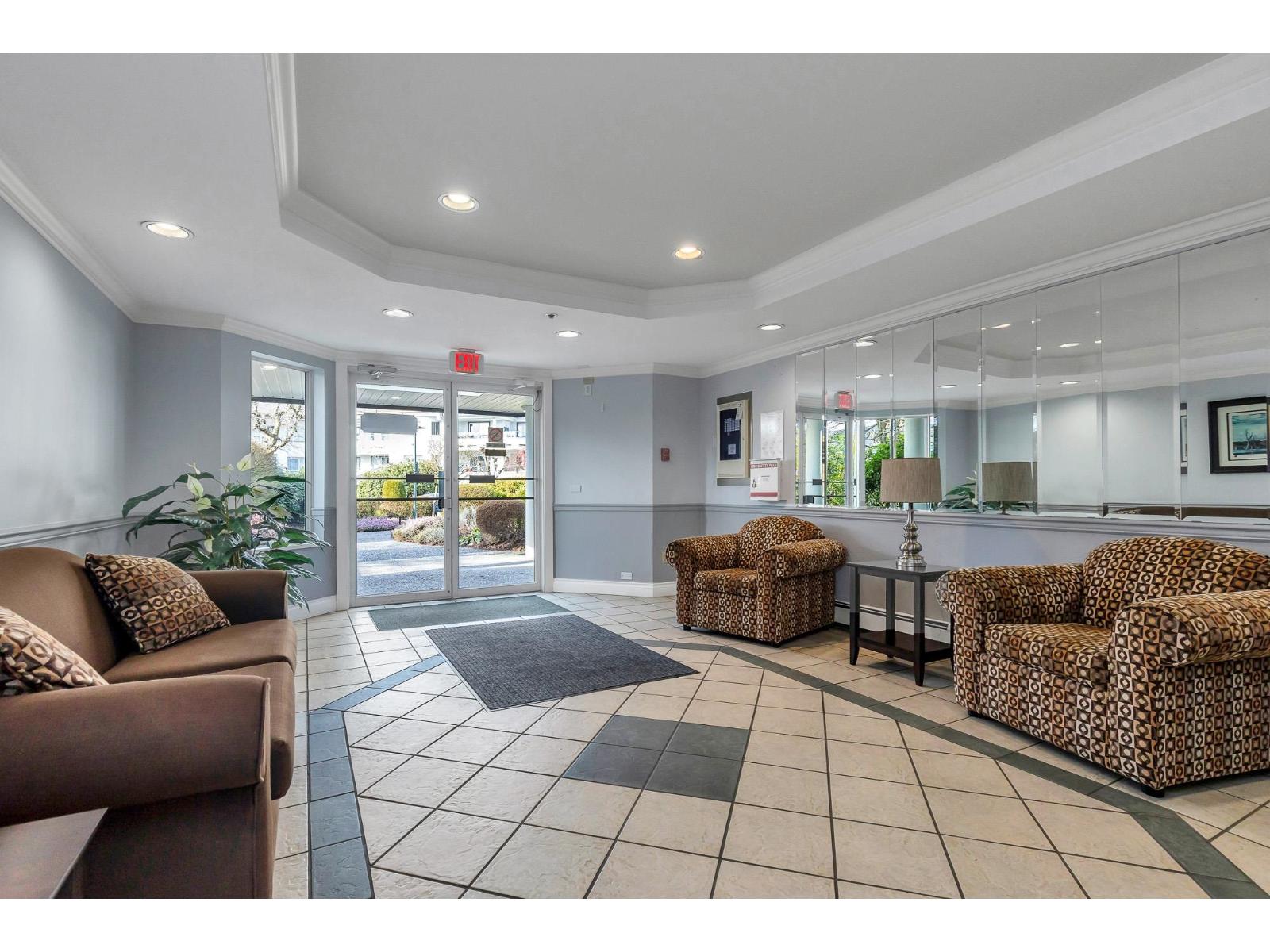 214 2451 Gladwin Road, Abbotsford, British Columbia  V2T 3N8 - Photo 4 - R3087693