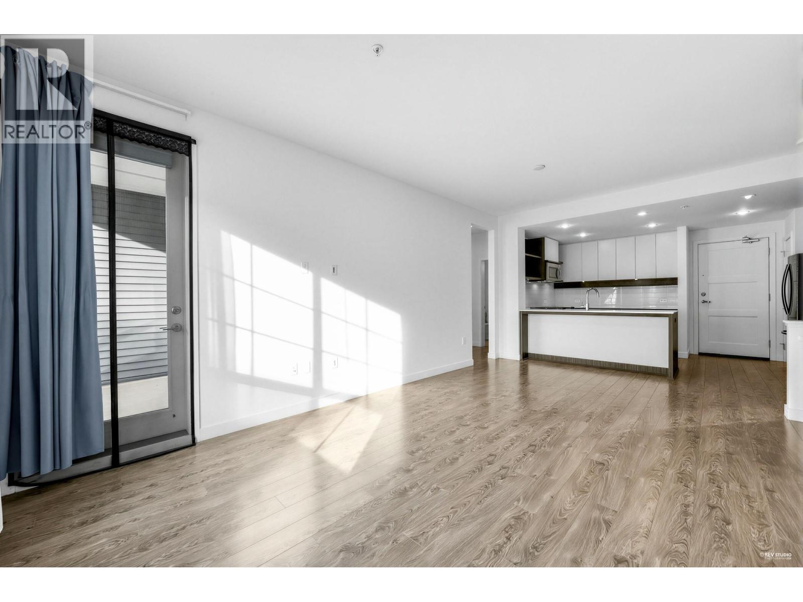 208 608 Como Lake Avenue, Coquitlam, British Columbia  V3J 0B2 - Photo 6 - R3088213