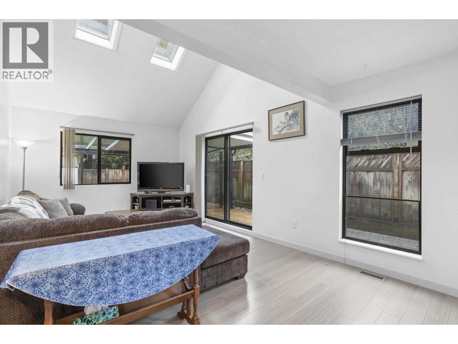 890 Pinebrook Place, Coquitlam, British Columbia  V3C 4B9 - Photo 3 - R3088084