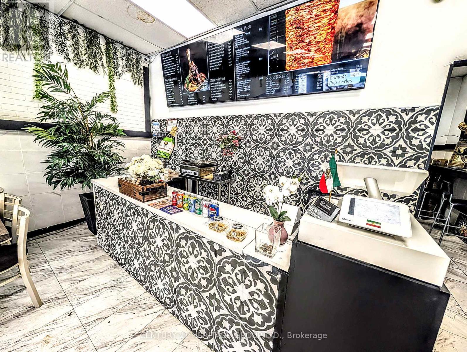 559 STEVEN COURT, Newmarket, Ontario