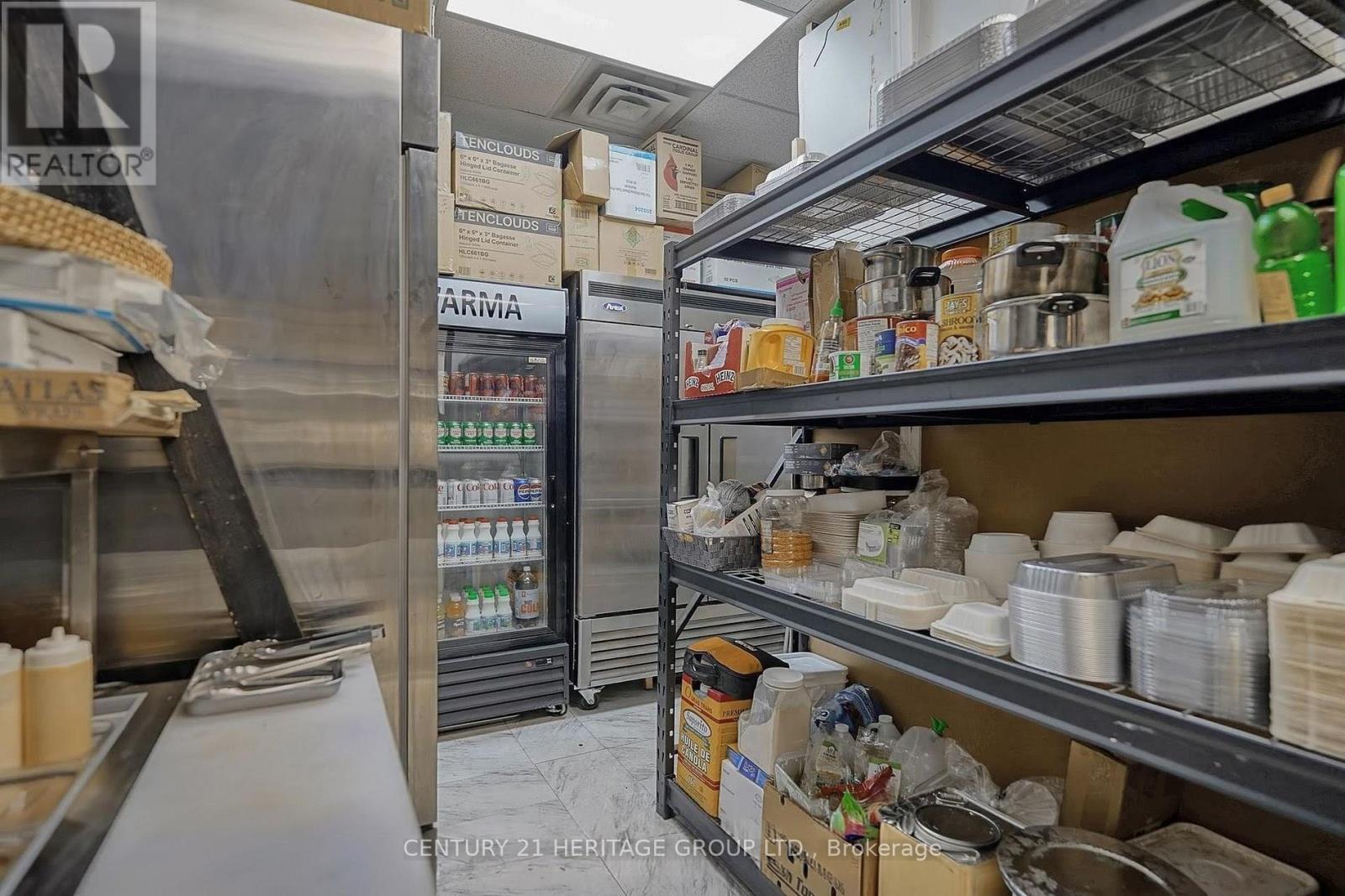 559 Steven Court, Newmarket, Ontario  L3Y 6Z3 - Photo 5 - N12773864