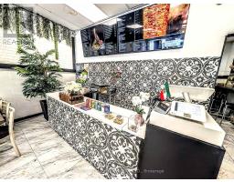 559 STEVEN COURT, Newmarket, Ontario