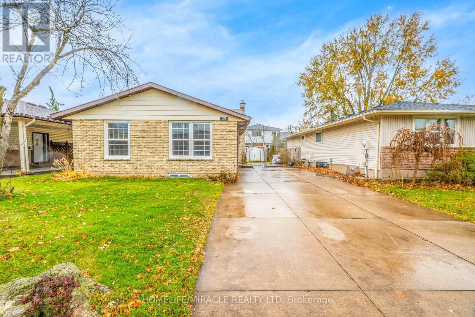 15 Keefer Road, Thorold, Ontario  L2V 4M6 - Photo 3 - X12773860