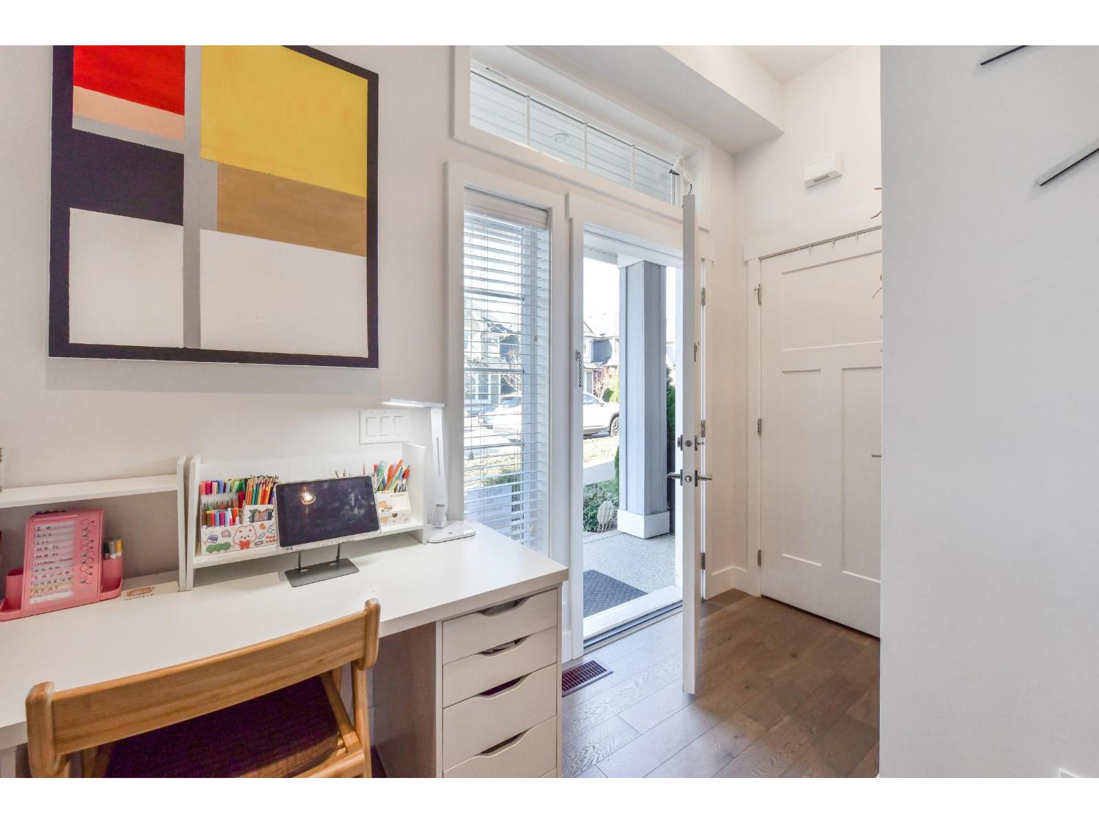 2136 165b Street, Surrey, British Columbia  V3Z 0V6 - Photo 2 - R3087884