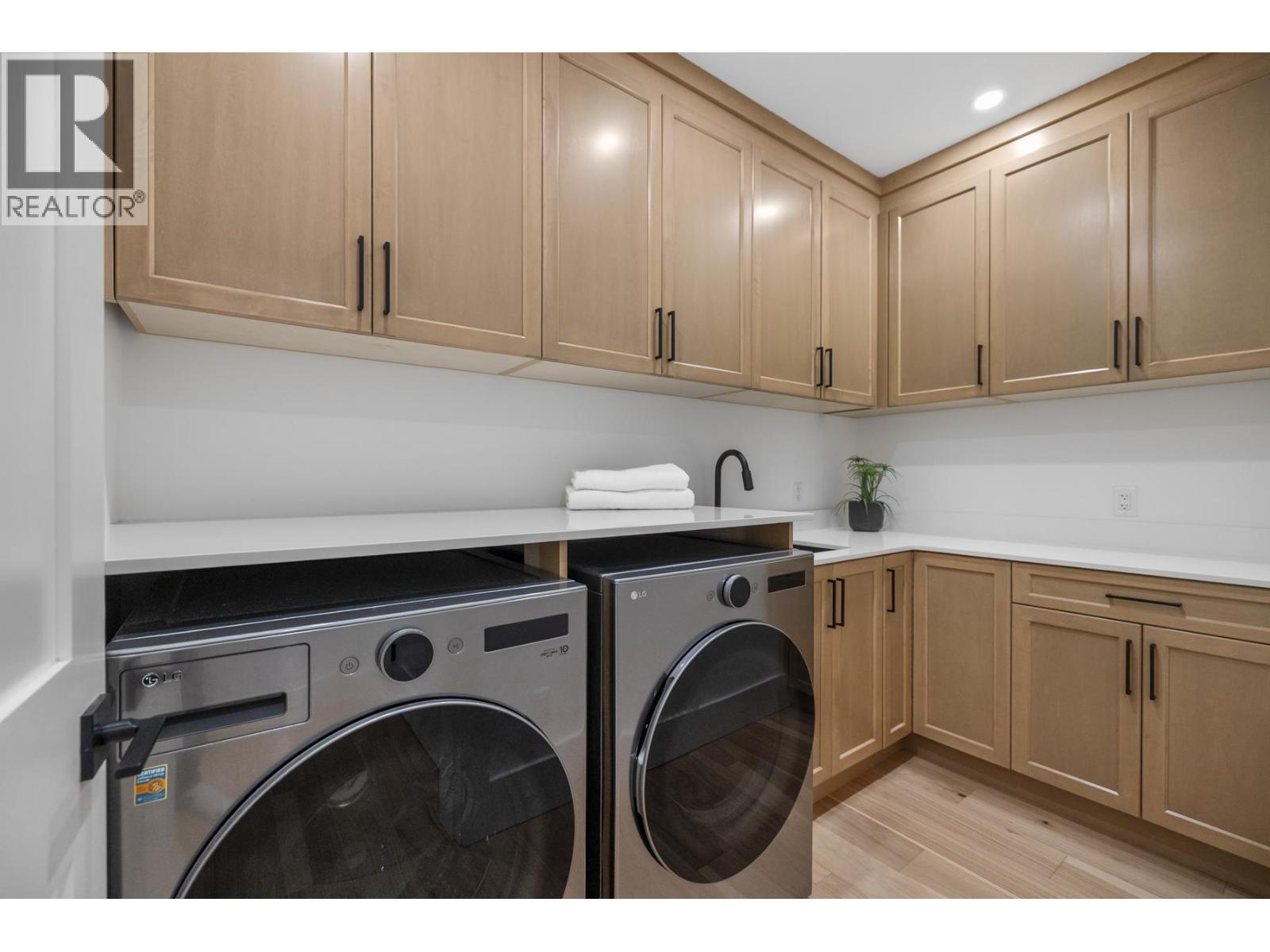 1007 Ioco Road, Port Moody, British Columbia  V3H 2W9 - Photo 23 - R3088087