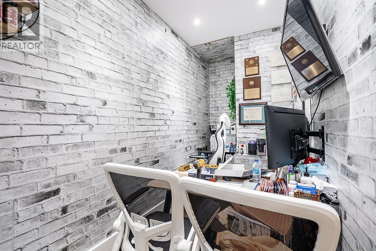 3670 Vanness Avenue, Vancouver, British Columbia  V5R 0G7 - Photo 11 - C8075890