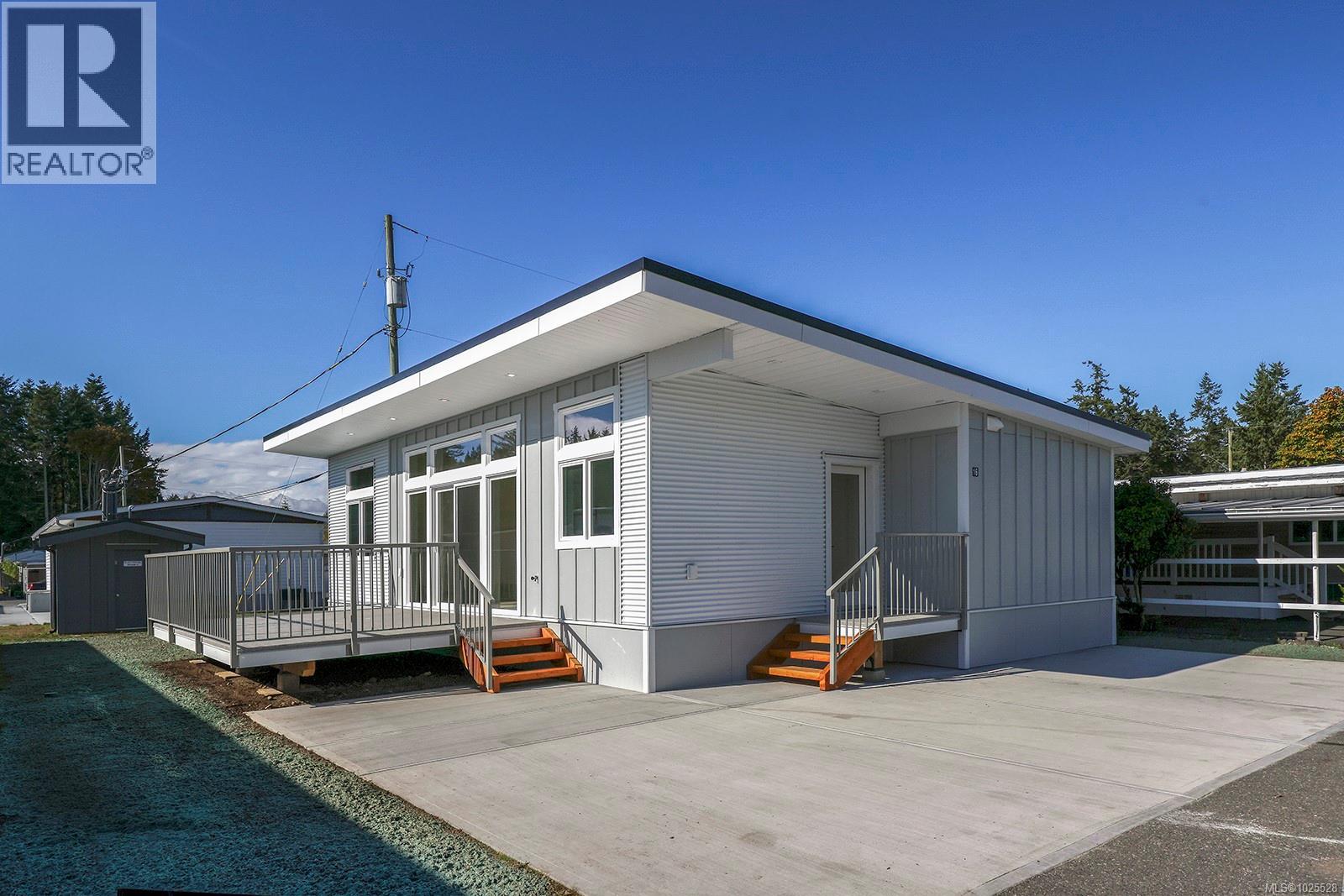 16 1240 Wilkinson Rd, Comox, British Columbia