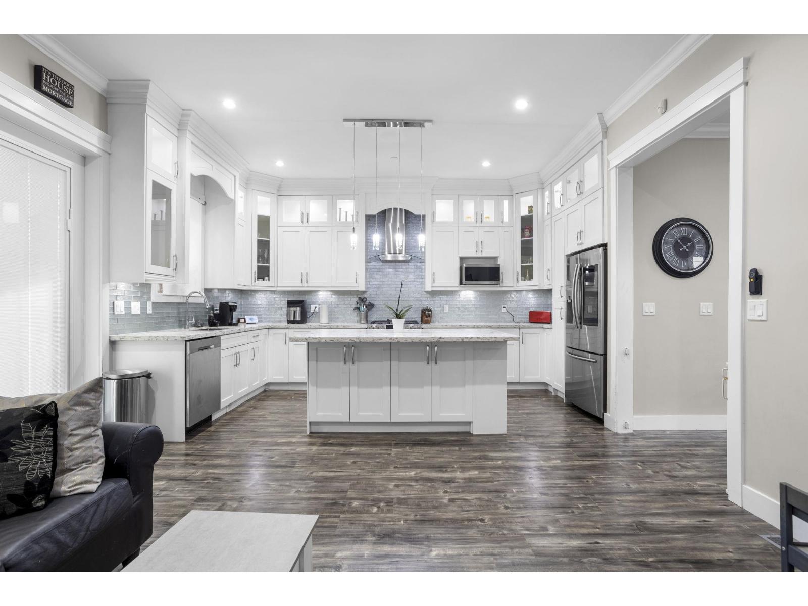 33908 Tooley Place, Mission, British Columbia  V2V 0G5 - Photo 9 - R3086804