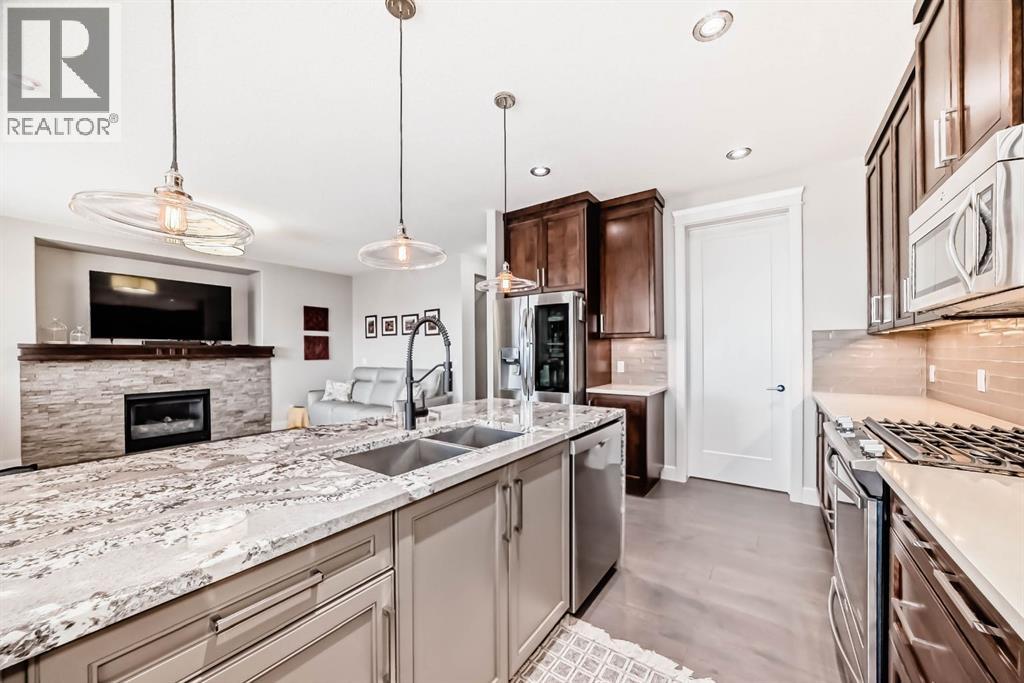 12 Emberside Glen, Cochrane, Alberta  T4C 2L6 - Photo 8 - A2279826