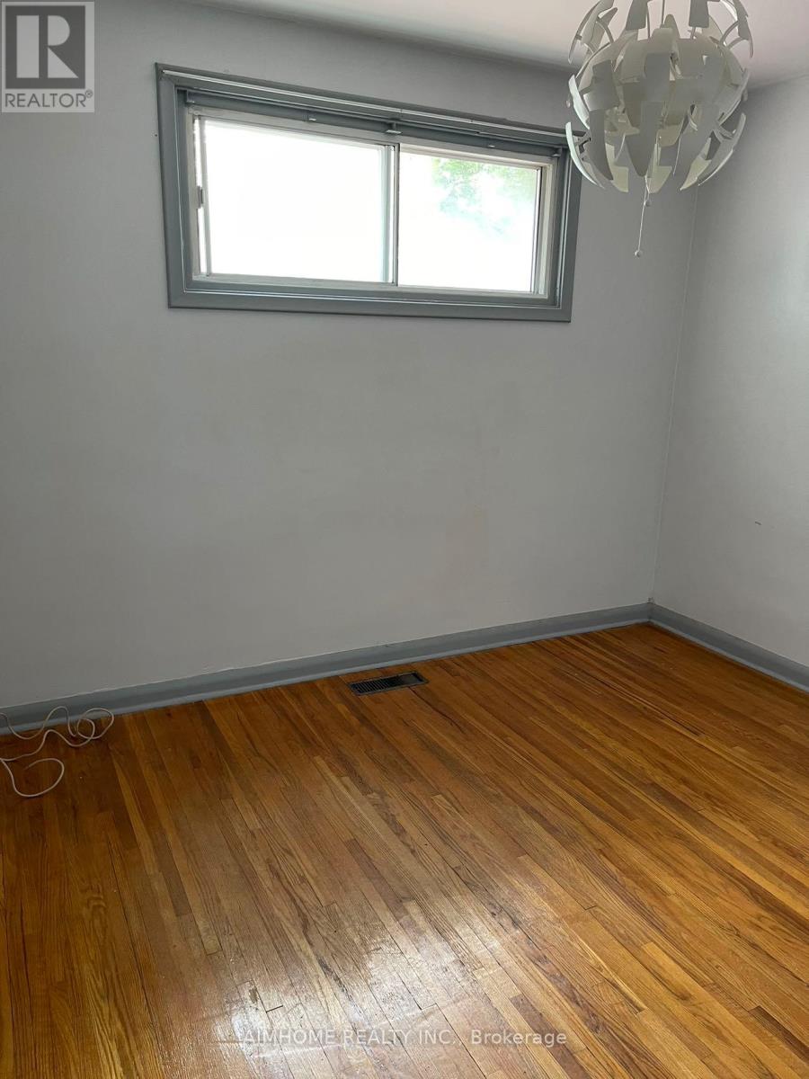 212 Beechy Drive, Richmond Hill, Ontario  L4C 2X7 - Photo 13 - N12773928