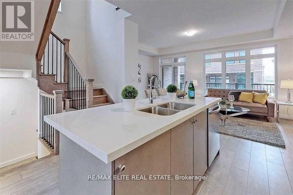 10270 Keele Street, Vaughan (Maple), Ontario  L6A 3Y9 - Photo 4 - N12773944