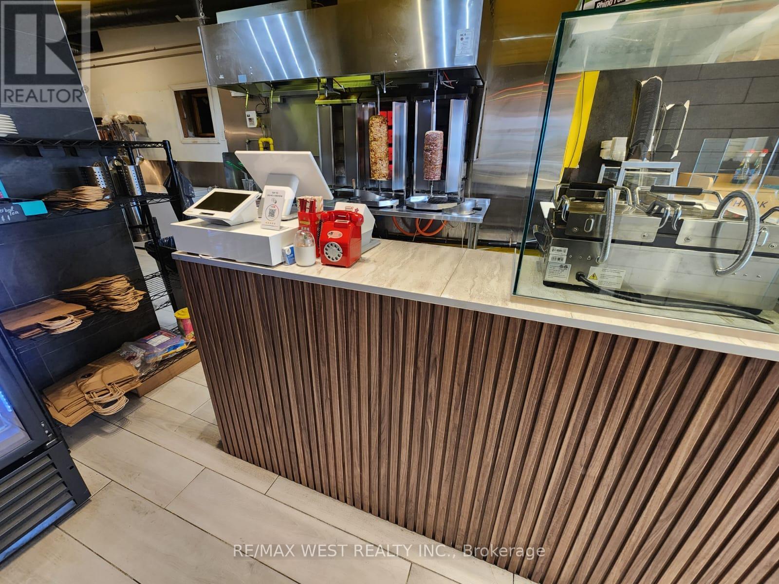 B - 94 Lake Shore Road E, Mississauga, Ontario  L5G 1E3 - Photo 14 - W12773904