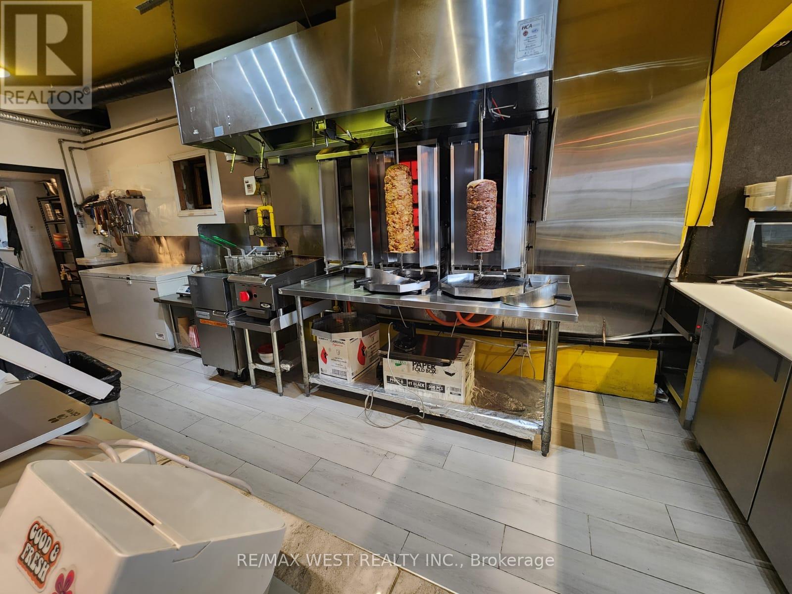 B - 94 Lake Shore Road E, Mississauga, Ontario  L5G 1E3 - Photo 15 - W12773904