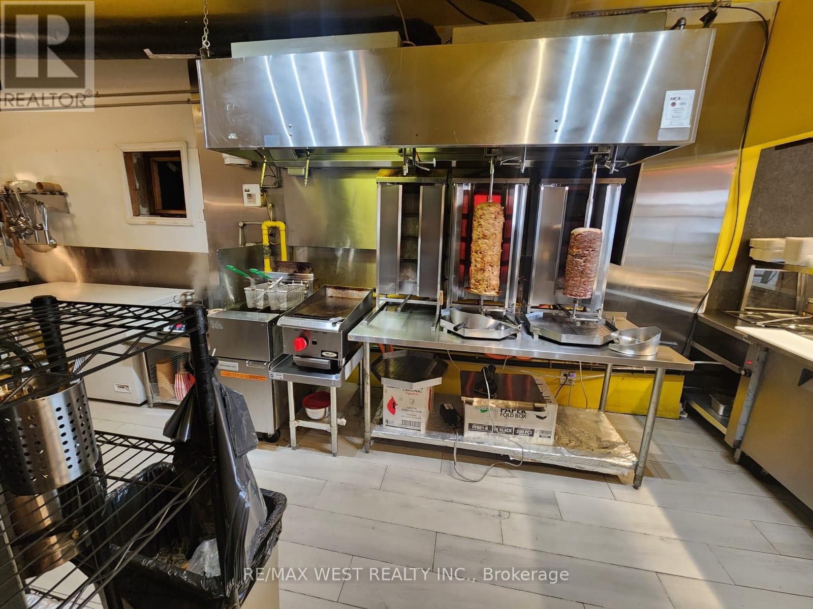 B - 94 Lake Shore Road E, Mississauga, Ontario  L5G 1E3 - Photo 20 - W12773904