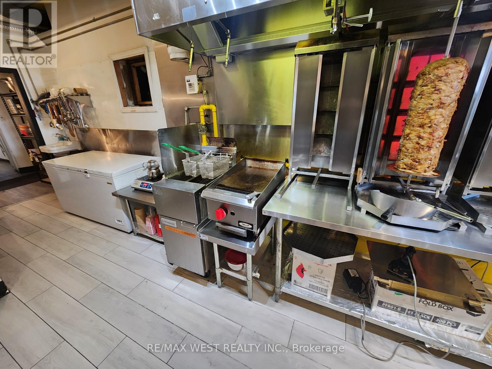 B - 94 Lake Shore Road E, Mississauga, Ontario  L5G 1E3 - Photo 21 - W12773904