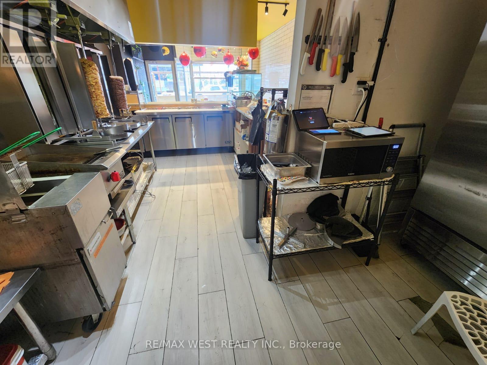 B - 94 Lake Shore Road E, Mississauga, Ontario  L5G 1E3 - Photo 28 - W12773904