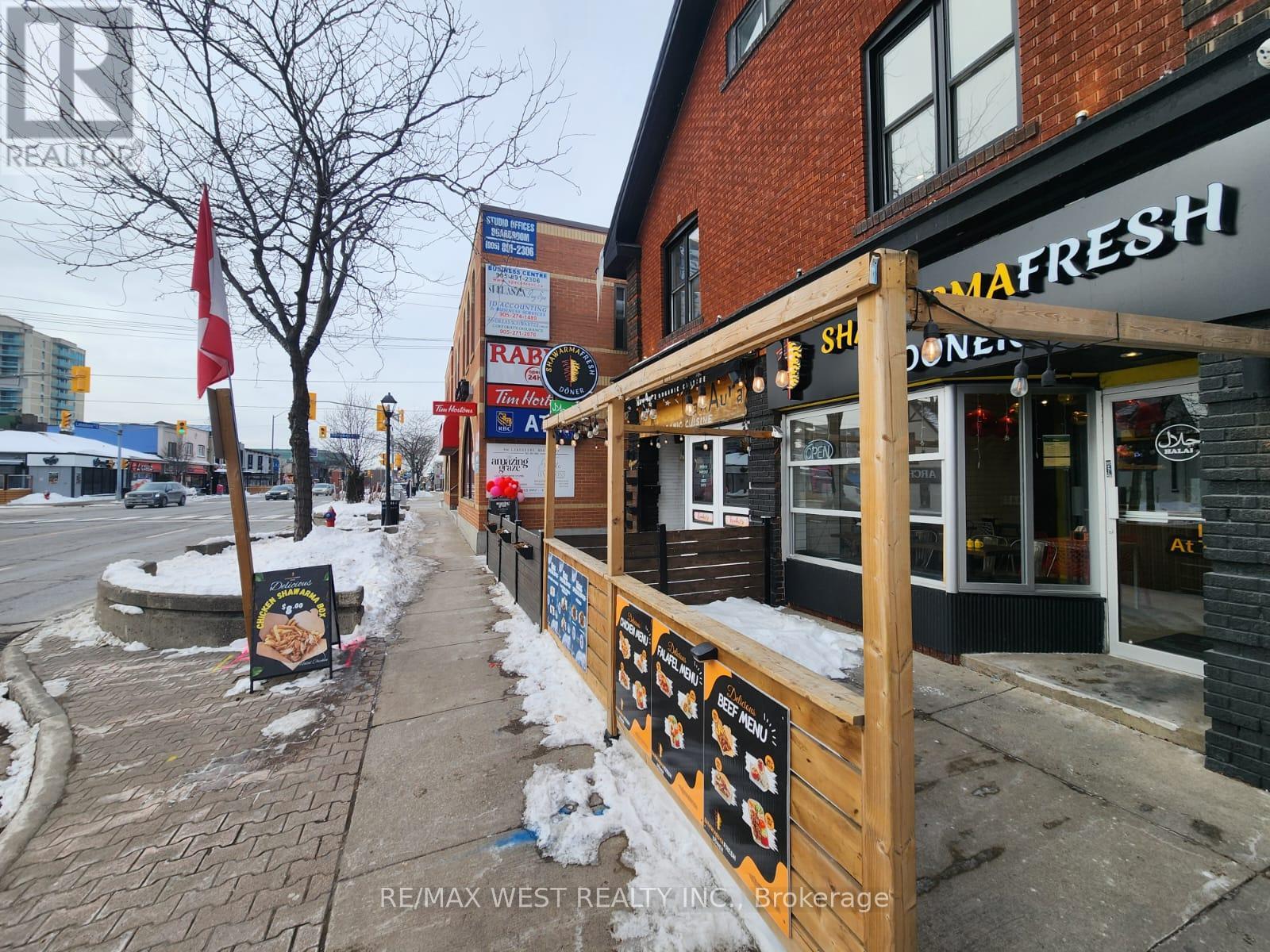 B - 94 Lake Shore Road E, Mississauga, Ontario  L5G 1E3 - Photo 3 - W12773904