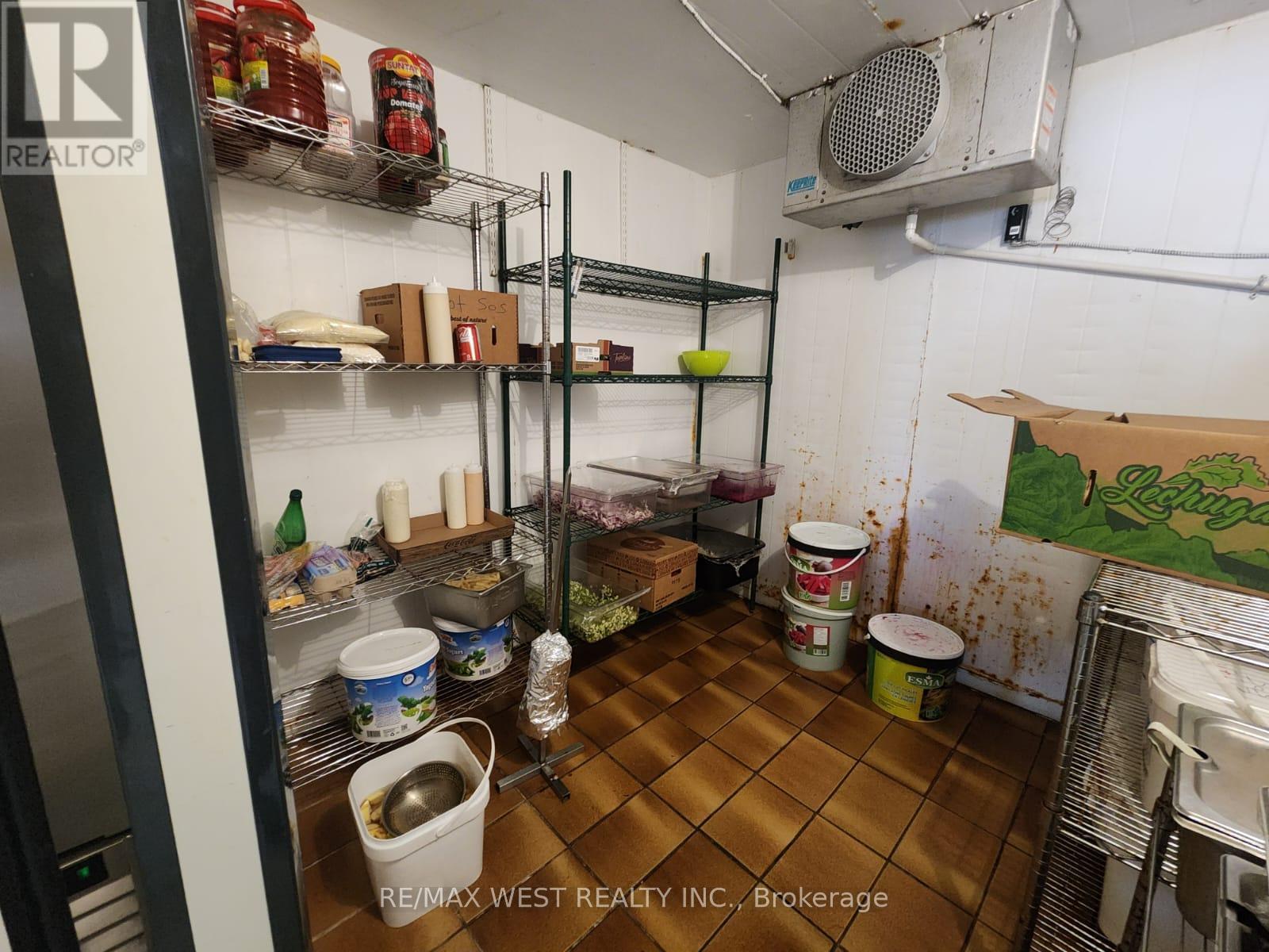 B - 94 Lake Shore Road E, Mississauga, Ontario  L5G 1E3 - Photo 30 - W12773904