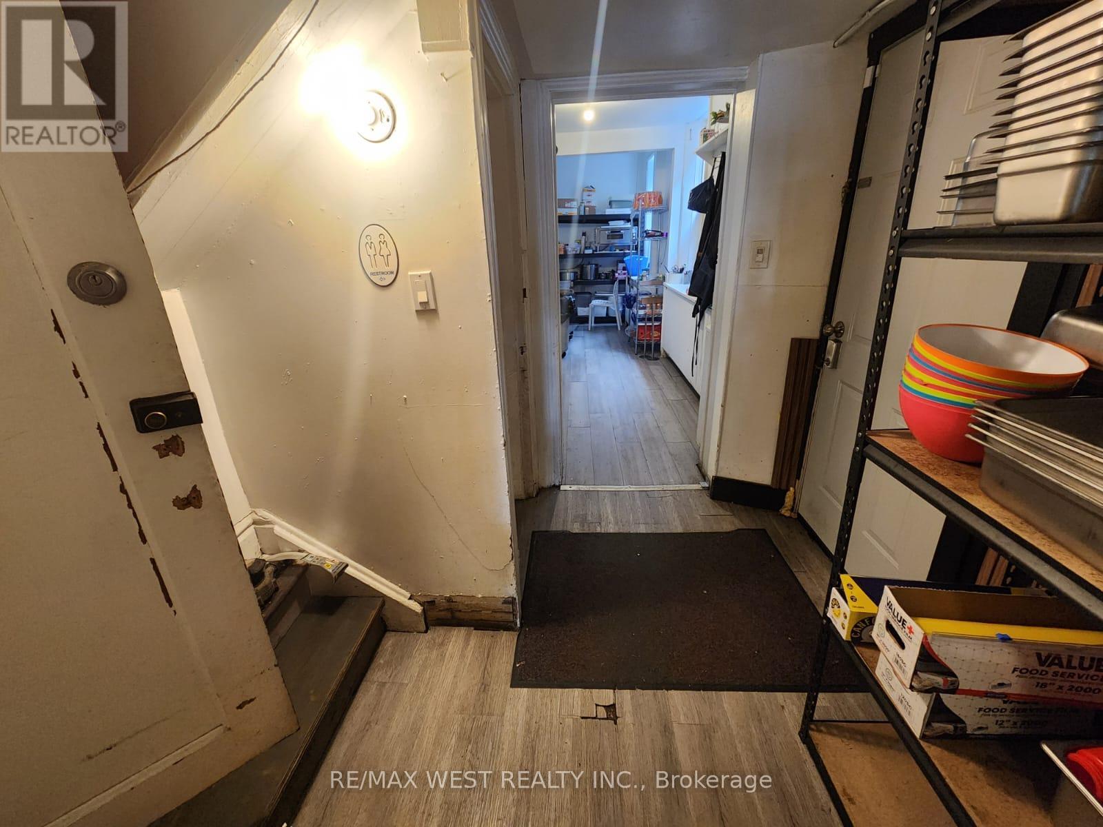 B - 94 Lake Shore Road E, Mississauga, Ontario  L5G 1E3 - Photo 32 - W12773904