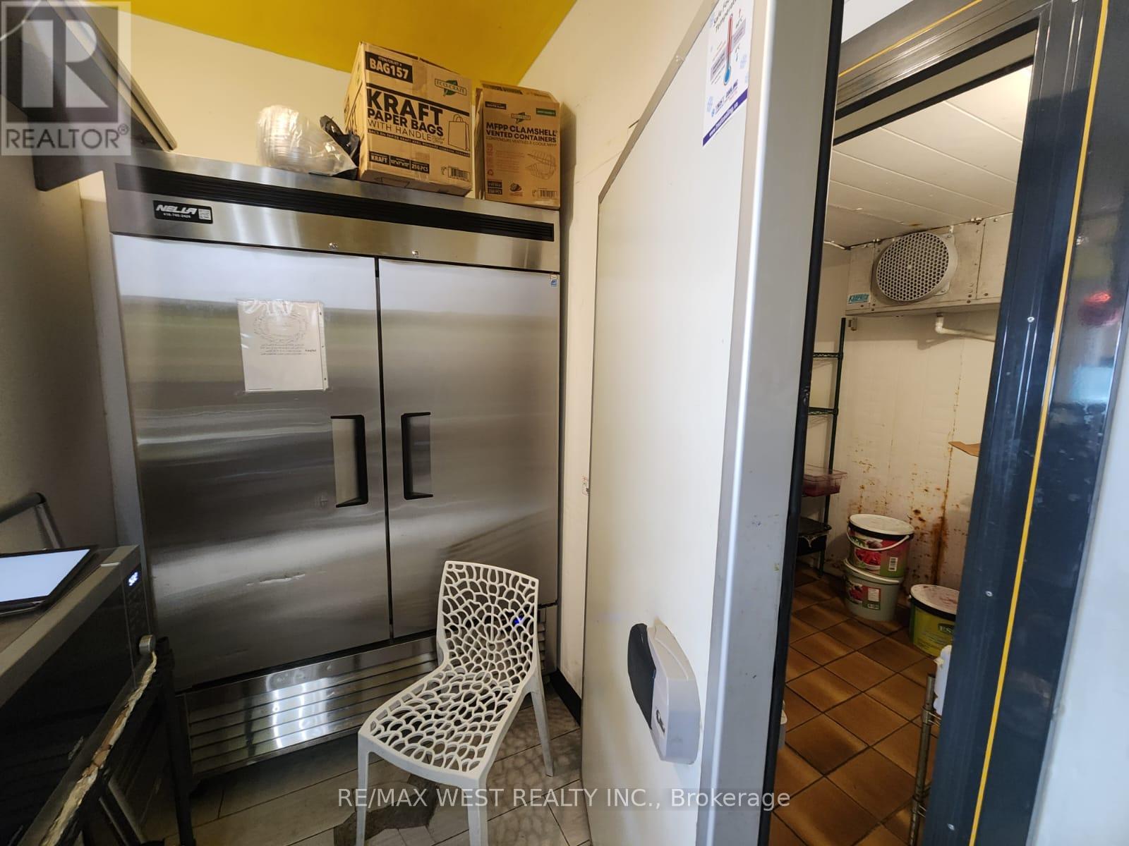 B - 94 Lake Shore Road E, Mississauga, Ontario  L5G 1E3 - Photo 39 - W12773904