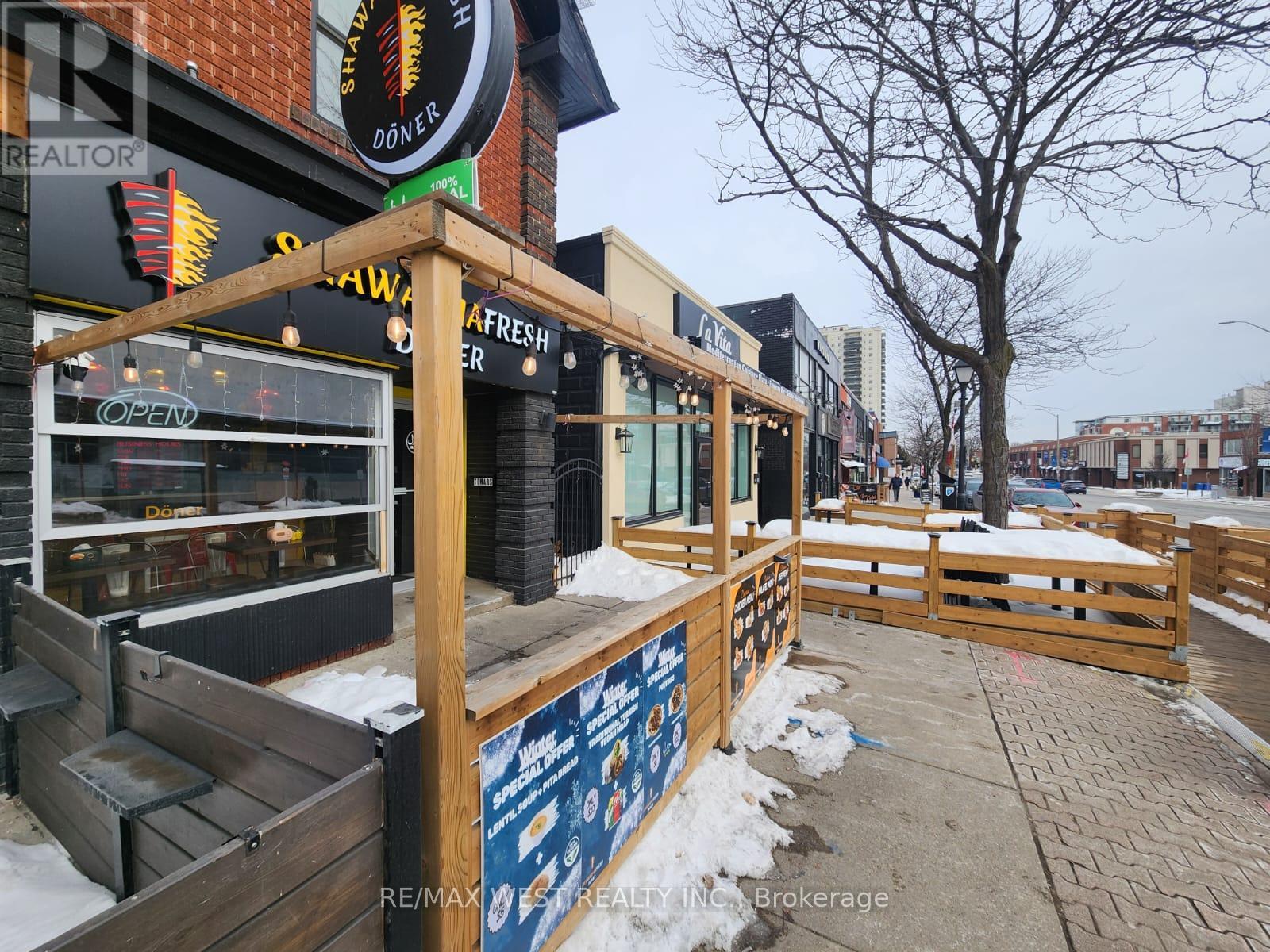 B - 94 Lake Shore Road E, Mississauga, Ontario  L5G 1E3 - Photo 4 - W12773904