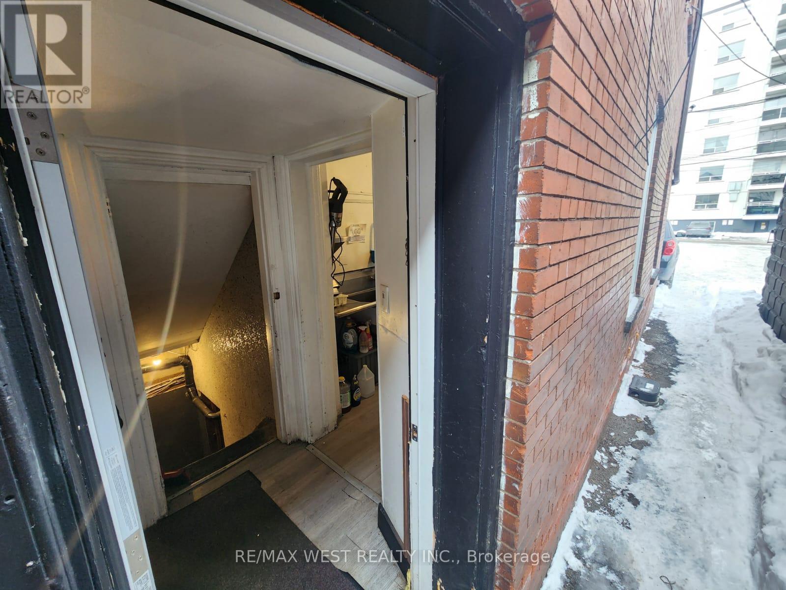 B - 94 Lake Shore Road E, Mississauga, Ontario  L5G 1E3 - Photo 42 - W12773904