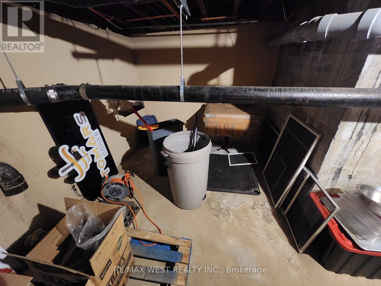 B - 94 Lake Shore Road E, Mississauga, Ontario  L5G 1E3 - Photo 45 - W12773904